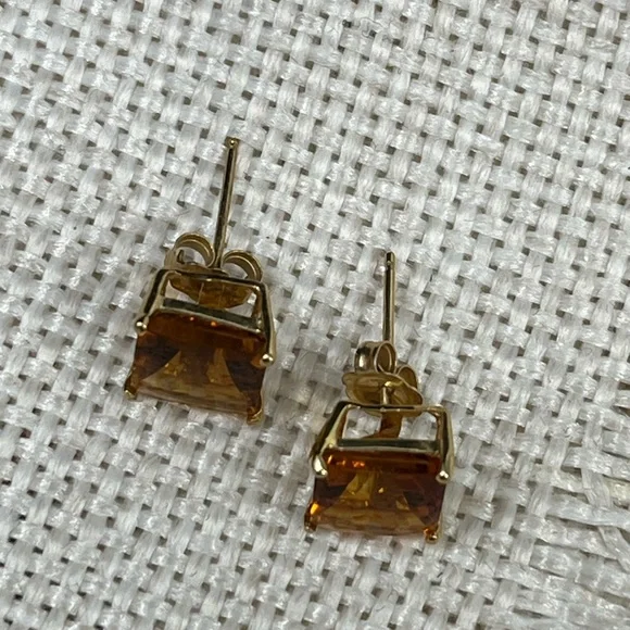 Vintage 14K Yellow Gold Princess Cut Citrine Stud Earrings - Picture 5 of 17
